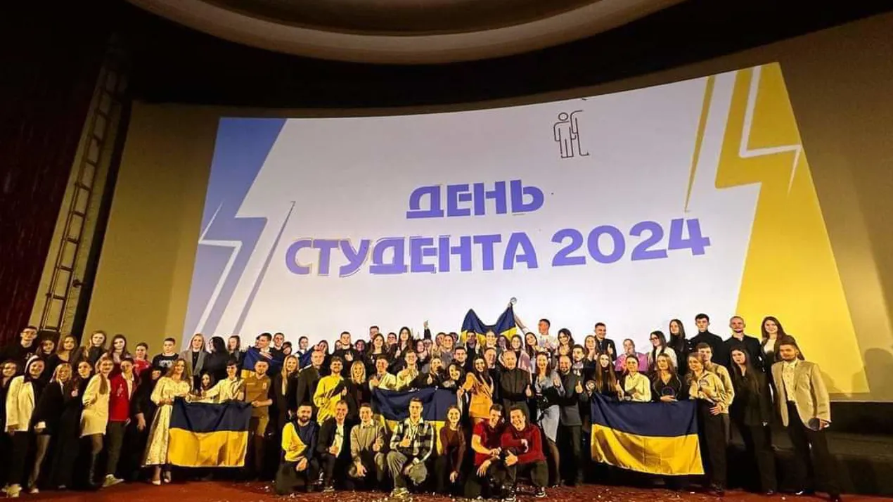 3 нагоди Міжнародного дня студента Чернівецька міська рада нагородила найкращих студентів міста